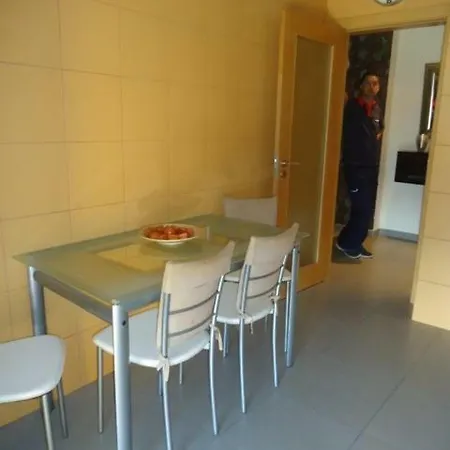 T2 C Piscina A 100m Da Praia *